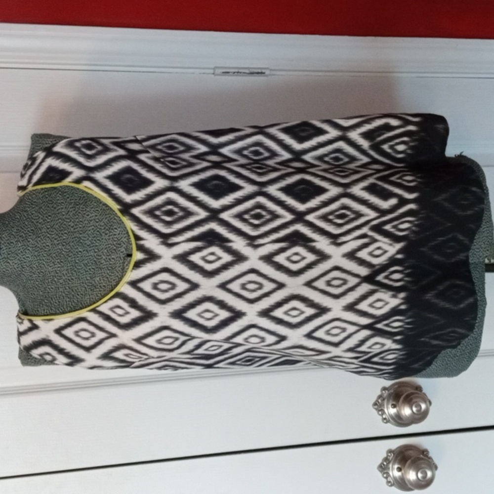 Geometric Lime Green Accent top